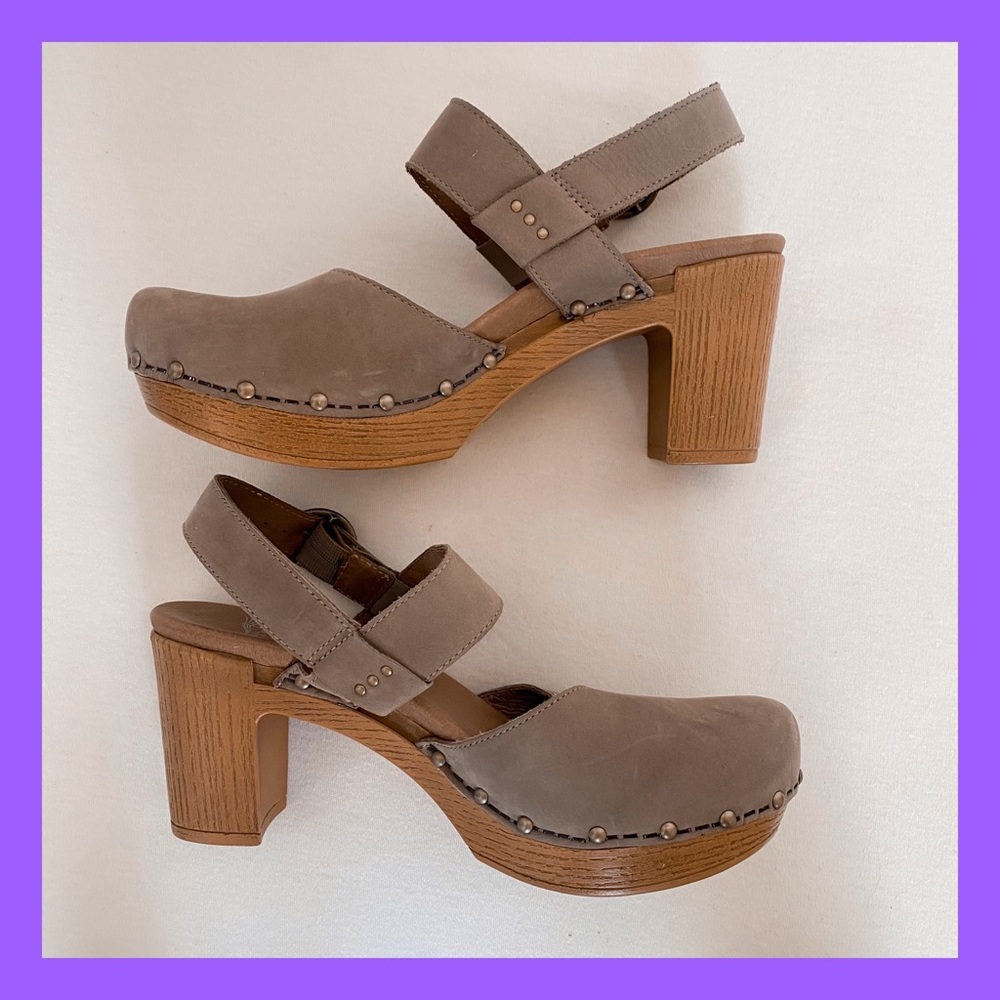 🪐 Dansko Suede Clogs 🪐